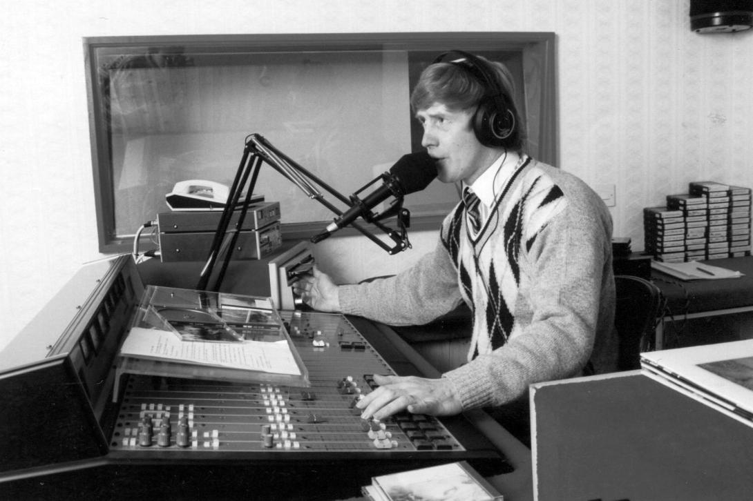 Dj running radio programme